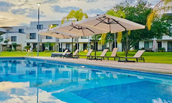 Xochitepec House | Casa de las Palmas