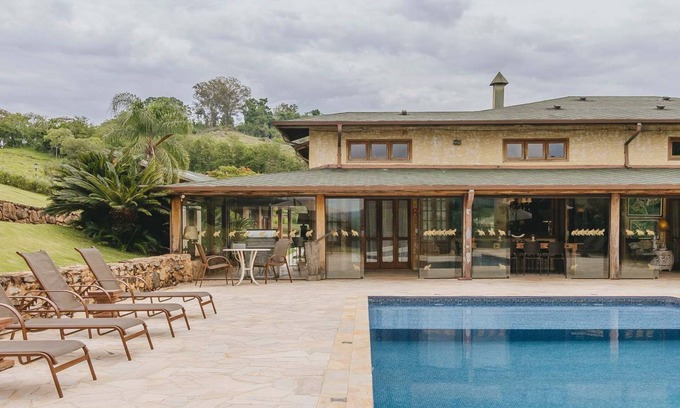 Amparo House | Casa de luxo em Amparo com piscina e churrasqueira