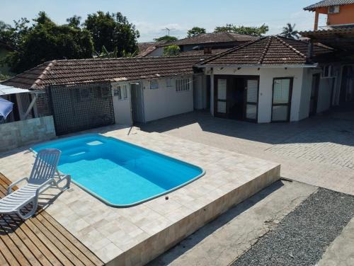 Ubatuba House | Casa de praia com piscina para 08 pessoas