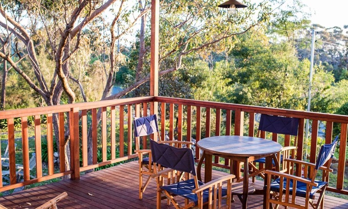 Currarong Apartment | Casa De Rosa - close to the bush and the sea