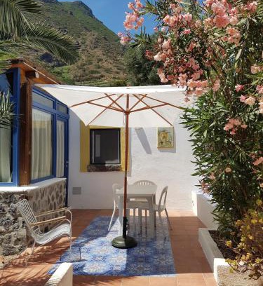 Malfa House | Casa del Nespolo