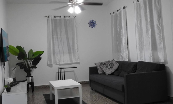 Bayamon House | Casa del Sol-a Hospitals Malls Restaurants and Train Ride to Coliseo