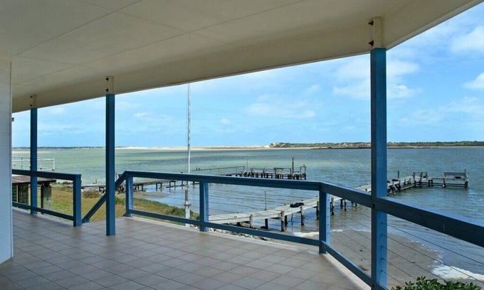 Nangkita House | Casa Del Sol - Riverfront, bring the boat - Hindmarsh Island