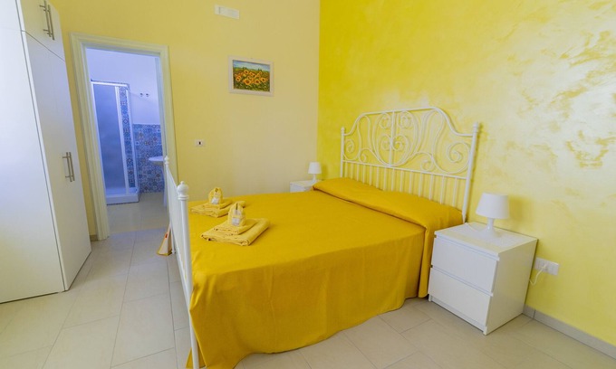 Rodio House | Casa Di Bello Yellow Studio Apartment