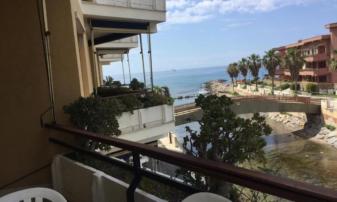 San Lorenzo al Mare Apartment | Casa Di Rosa