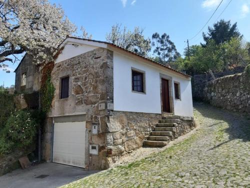 Lanhelas House | Casa do Avô Zé