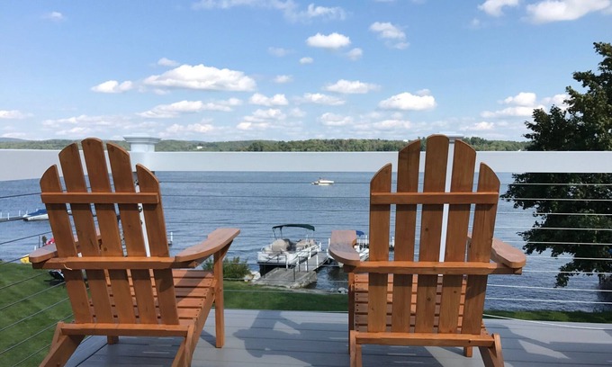 Pittsfield House | Casa Do Lago-Waterfront Home With Private Dock On Pontoosuc Lake