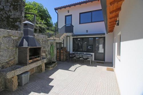 Carvalheira House | Casa do Mestre by Gerês Casas