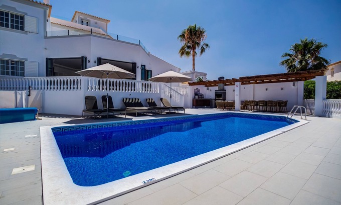 Mato Serrao Villa | Casa do Sol - 4 bedroom luxury villa with pool, BBQ area & sea views, Carvoeiro