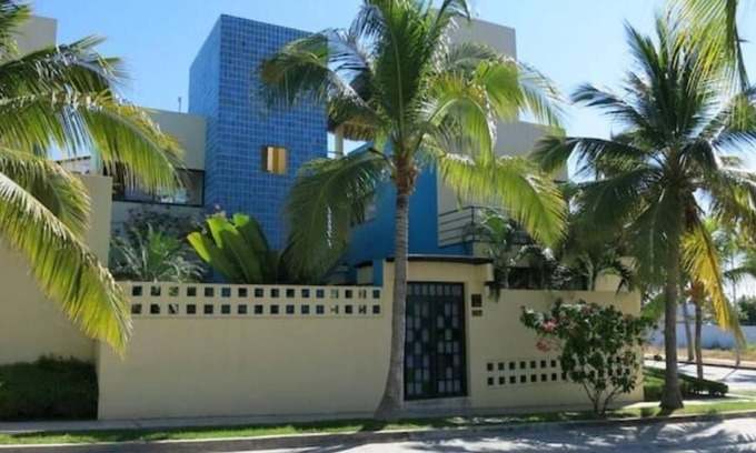Bacocho House | Casa Donna is a show place in a superb location.