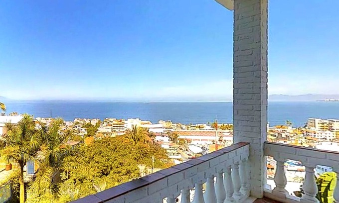 Colonia 5 de Diciembre Villa | CASA ECUADOR Beautiful 2 BR/2 BA stunning view