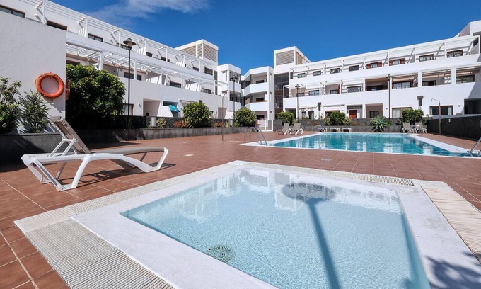 Costa Teguise Ski Chalet | Casa Elin, community pool, fast wifi and quiet place