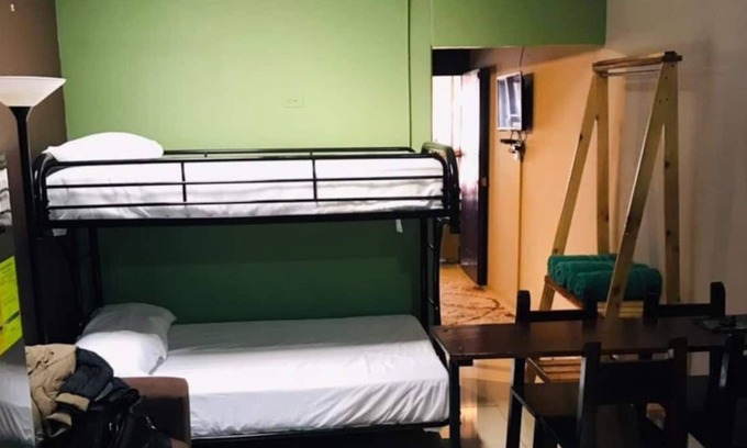 Agonia House | Casa Elparque- Cozy Studio, 5min F/airport