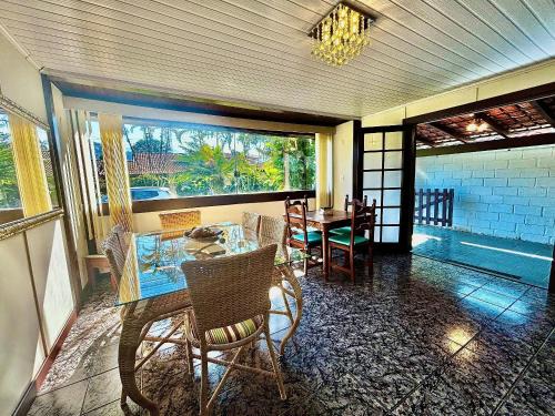 Angra dos Reis House | Casa em condomínio Luxuoso de Angra dos Reis que comporta até 8 pessoas.