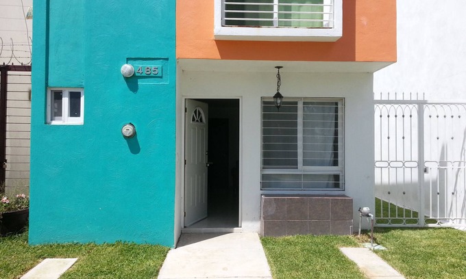 Zapopan House | Casa en Campo Real Oriente 485, ideal para visitas de placer o de negocios.