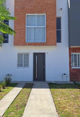 Zapopan House | Casa en Coto Parque Agua Azul, con alberca
