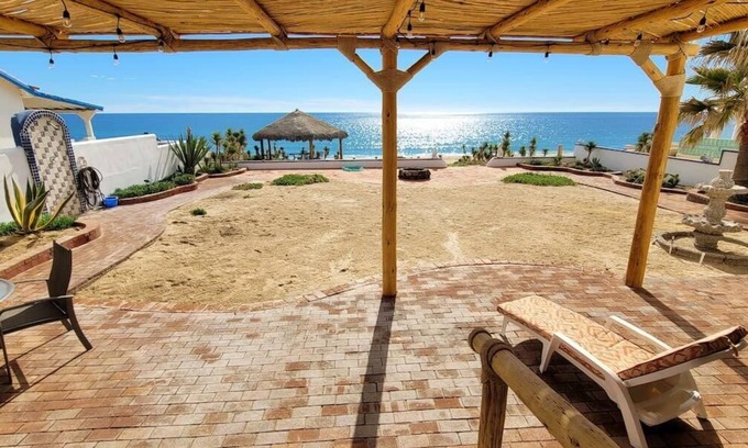 Las Conchas House | Casa Evita 3 bedroom, beachfront home.