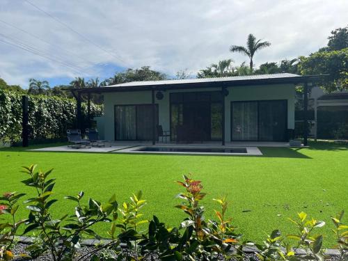 Avellanas Beach House | Casa Flor