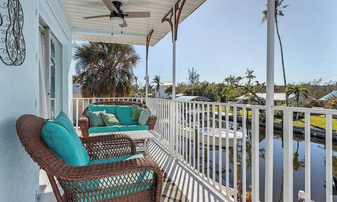 Bokeelia House | Casa Florida 🌴 waterfront home with boat ramp