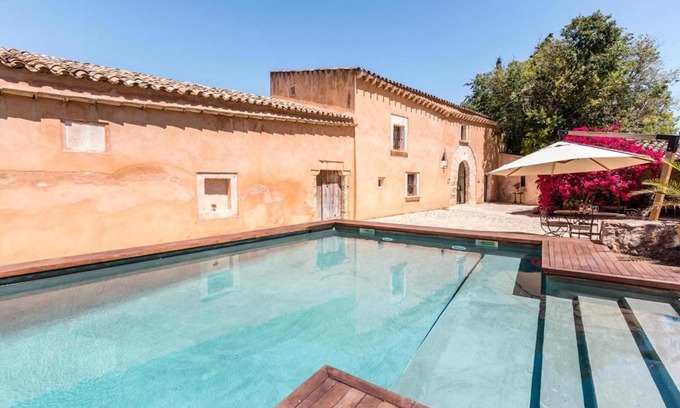 Buger Villa | Casa Florit