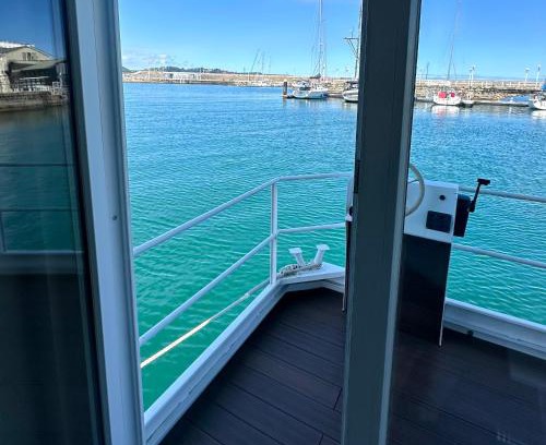 Cimadevilla Boat Rental | Casa Flotante Gijón