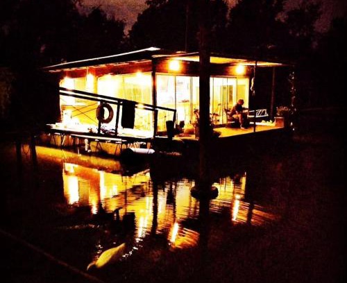 Partido de Tigre House | Casa Flotante Nenufar