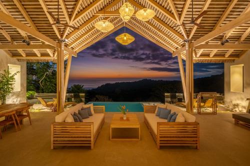 Dominical Villa | Casa Frenchie with Private Guesthouse - by Pura Villas