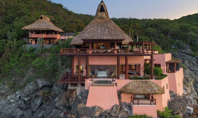 Cerro del Vigia Villa | Casa Garrobo: Luxury Oceanfront Cliff Compound with Chef, Staff & 3 Pools