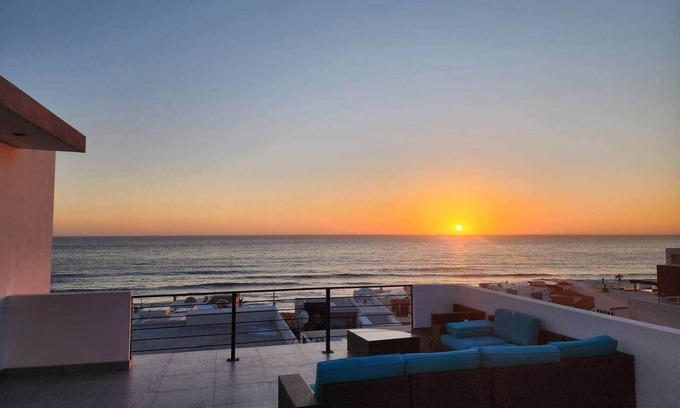 La Fonda House | Casa Gris Baja California