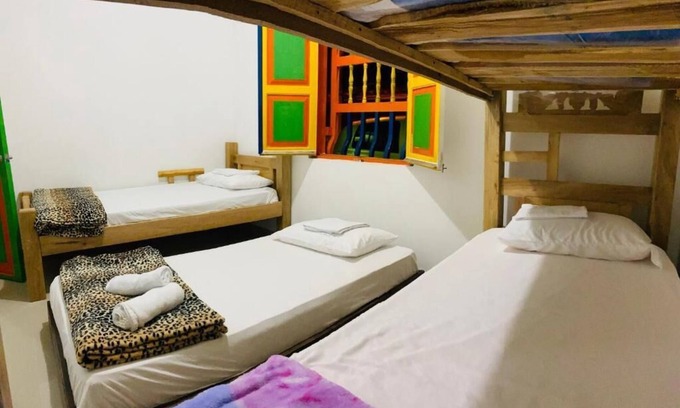 Guatape Hotel | Casa Hostal las Palmeras