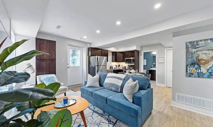 Leslieville Apartment | Casa Hotels