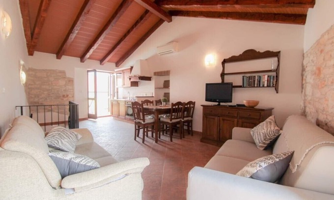 Novigrad Ski Chalet | Casa Ijana - Two Bedroom Chalet, Sleeps 4