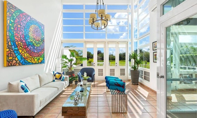 Dorado del Mar Villa | Casa Iris | Vibrant & spacious family villa in Dorado!
