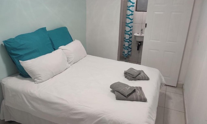 Newcastle Bed & Breakfast | Casa Línda Guest House
