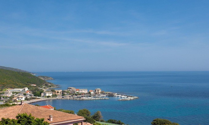Porticciolo Apartment | Casa l'Alivi, beautiful apartment with terrace and garden with sea view