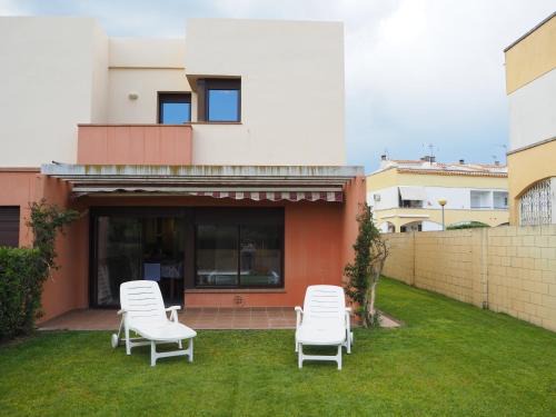 L'Escala House | Casa l'Escala, piscina comuntària i jardí privat