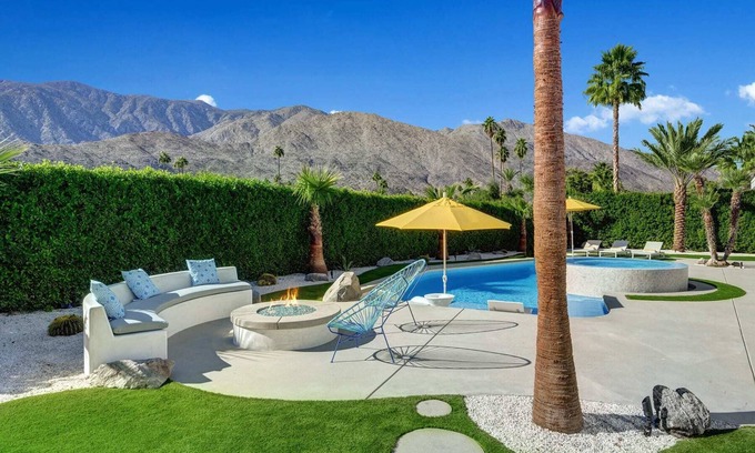 Indian Canyon House | Casa Lazo Summary: We