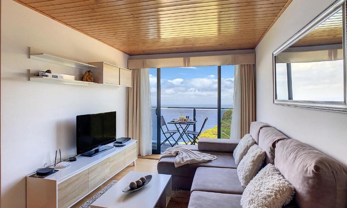Sao Jorge House | Casa Leão de Ouro by LovelyStay