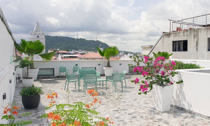 Casco Viejo Apartment | Casa Lefevre 3C