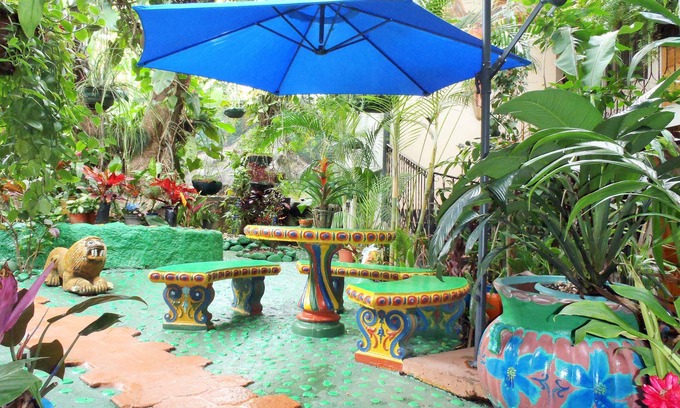 Pavas Bed & Breakfast | Casa Lima Bed & Breakfast