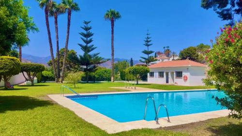 Velilla-Taramay House | Casa Los Pinos