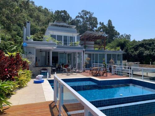 Prainha House | Casa luxuosa de frente para o mar