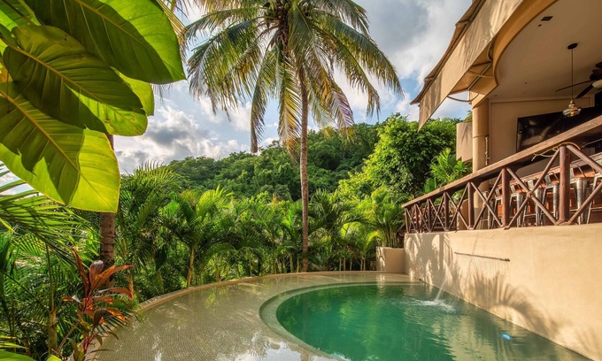 P Chahue Villa | Casa Maka - Stunning Oceanfront Villa