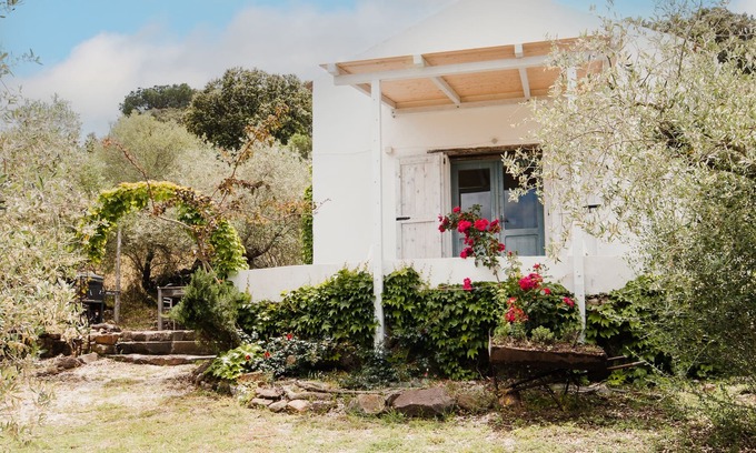 Orosei Cottage | CASA MANORGAI DUE / Romantic cottage with heated jacuzzi
