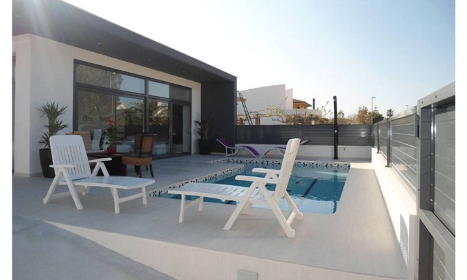 Deltebre Cabin | CASA MARIONA 8-B, PRIVATE SWIMMING POOL AGUA SALINA 350M FROM THE EXTENSIVE RIO MAR BEACH