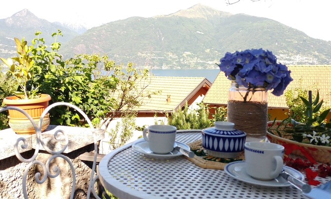 Acquaseria Apartment | Casa Mariuccia - Garden near Lake!