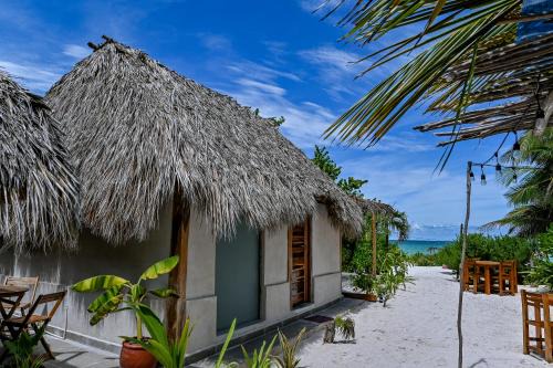 El Cuyo Hotel | Casa Mate BeachFront Cabañas El Cuyo