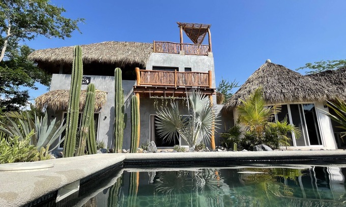 Troncones Villa | Casa Mexibali House Troncones