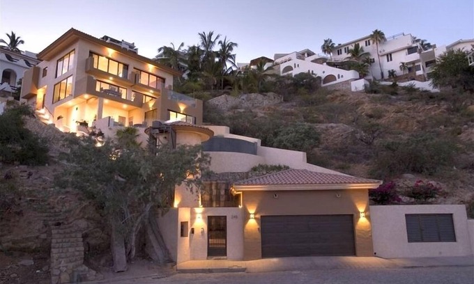 Centro House | Casa Miguel-Brand New Luxury Villa Overlooking the Cabo Marina .