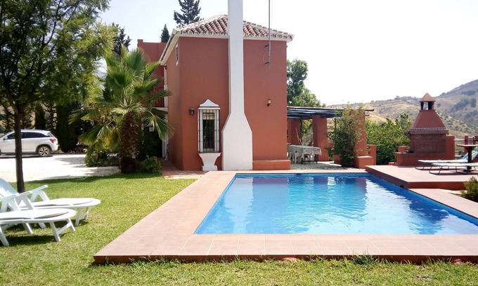 Mijas Cottage | Casa Millán is a small farmhouse located in the valley of the Las Pasadas River